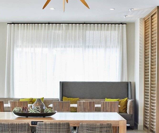 Отель Residence Inn St. Petersburg Tierra Verde