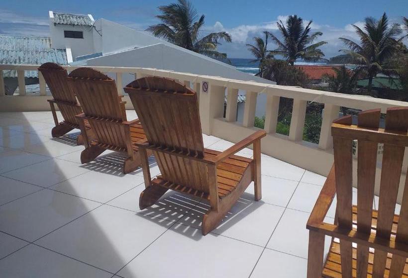 بنسيون Baia Do Ouro