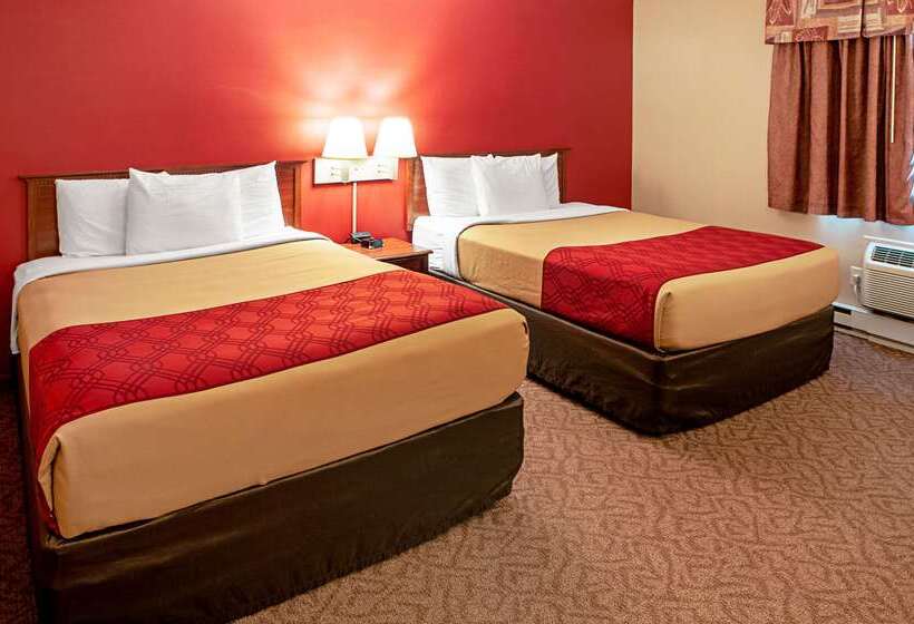 هتل Econo Lodge On The Bay