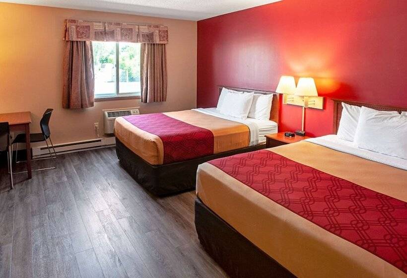 فندق Econo Lodge On The Bay