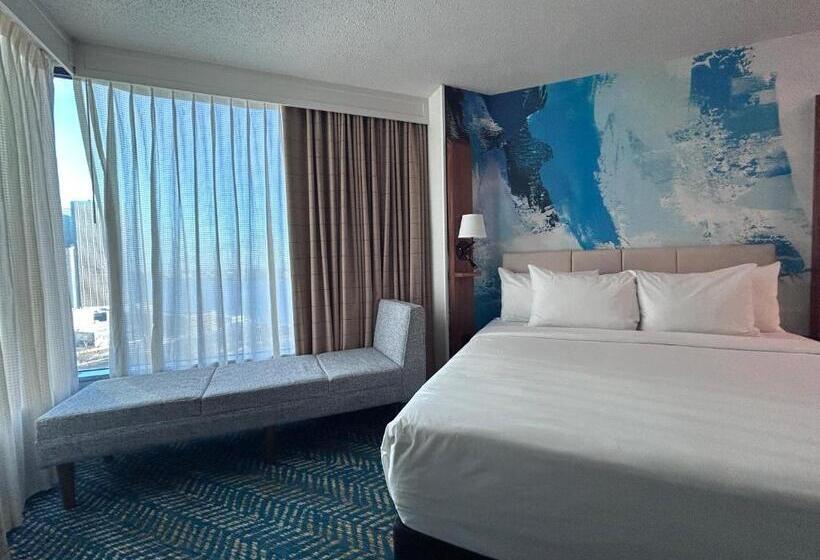 هتل Fort Pontchartrain Detroit, A Wyndham