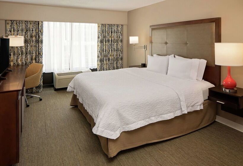 هتل Hampton Inn Louisville Downtown