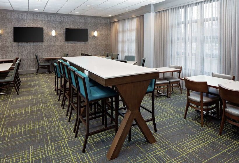 هتل Hampton Inn Louisville Downtown