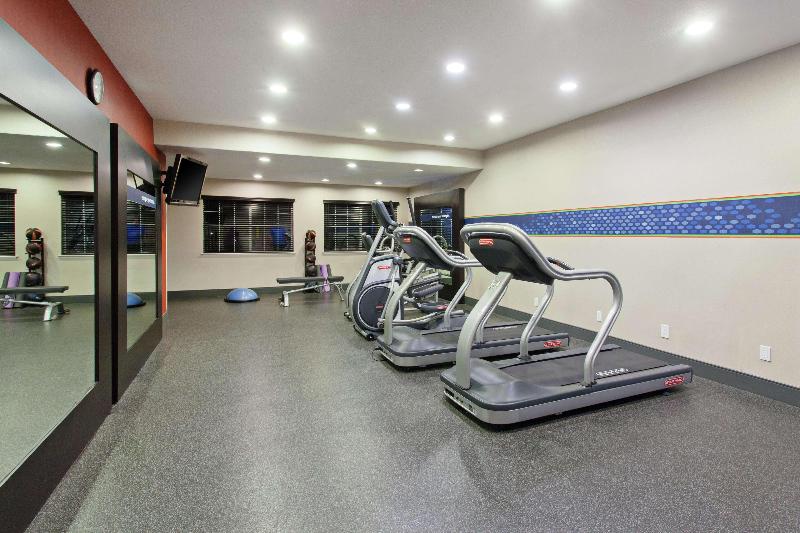 בית מלון כפרי Hampton Inn Morgan Hill