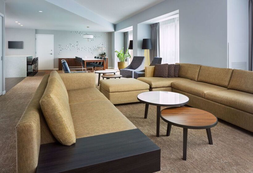 هتل Hyatt Regency San Francisco Airport
