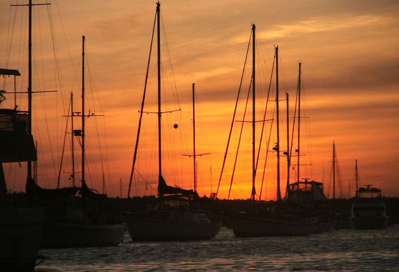 호텔 Indian Harbour Beach Inn