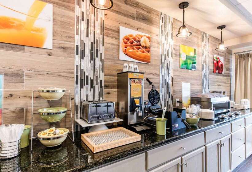 בית מלון כפרי Quality Inn Valley  West Point