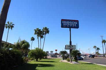 مُتل Hudson House