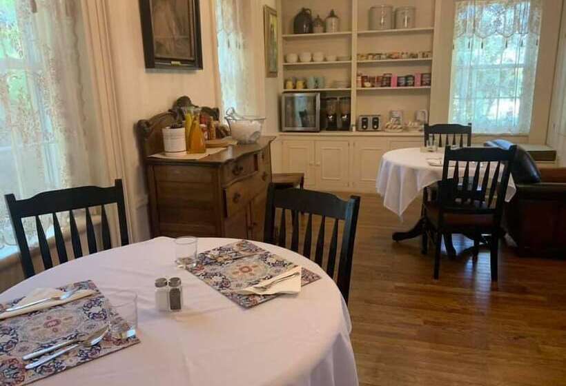 צימר Willard Richards Inn