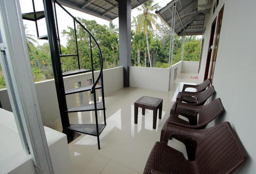 هتل Oyo 739 Residence Si Kancil