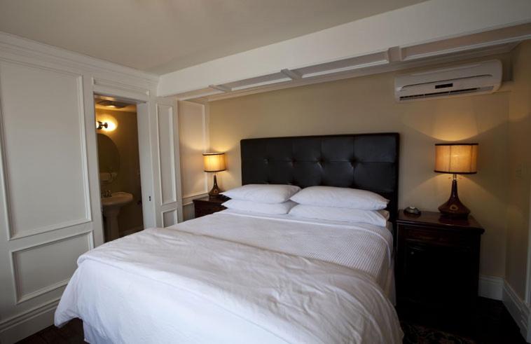 تختخواب و صبحانه Dickson Street Inn