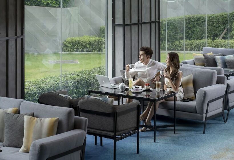هتل Holiday Inn & Suites Siracha Laemchabang, An Ihg