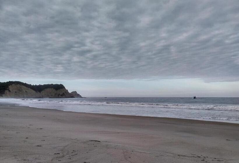 هتل La Costa International