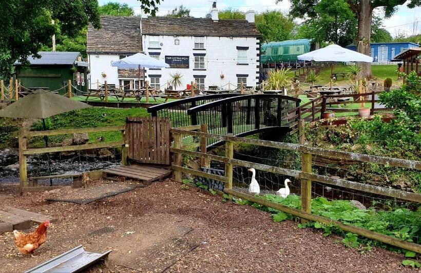 ホテル The Little Mill Inn
