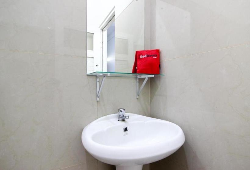 پانسیون Griya Izzara Guest House Syariah