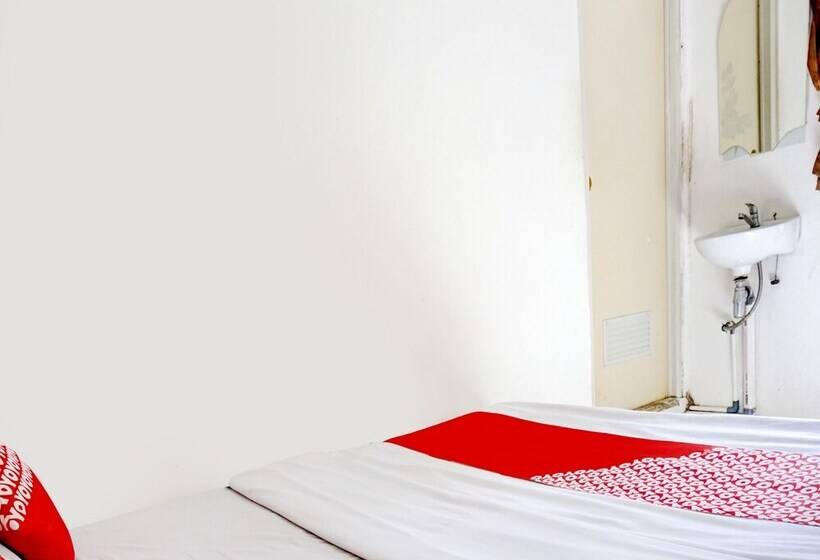 Общежитие Penginapan Bunda By Oyo Rooms