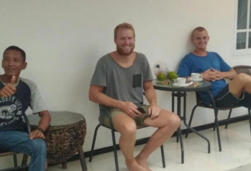 مبيت وإفطار Sultan Guest House & Resto Tulungagung