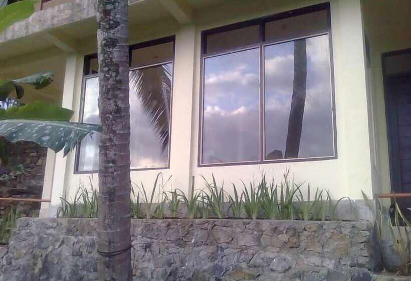 هتل Domisili Ijen Cliff By Fays Hospitality