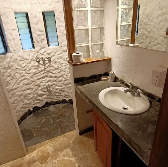 هتل Nature Lodge Finca Los Caballos