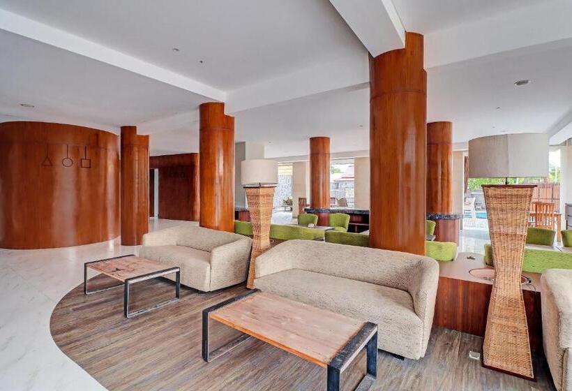 Отель Townhouse Oak Signature Bali