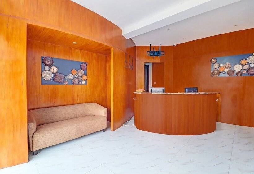 Отель Townhouse Oak Signature Bali