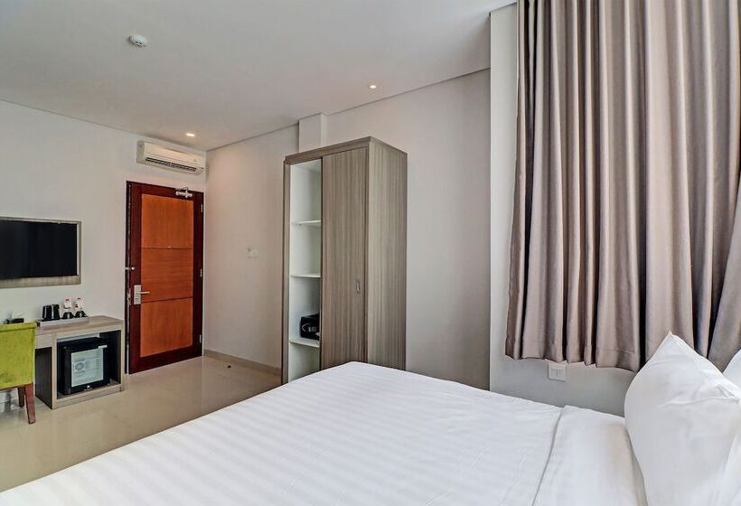 Отель Townhouse Oak Signature Bali