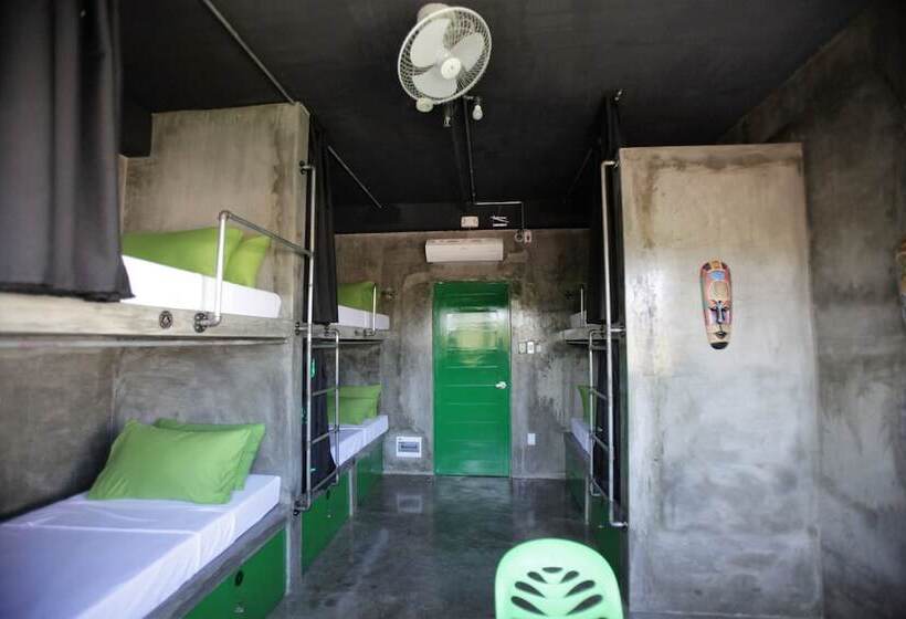 בית מלון כפרי W Hostel Boracay