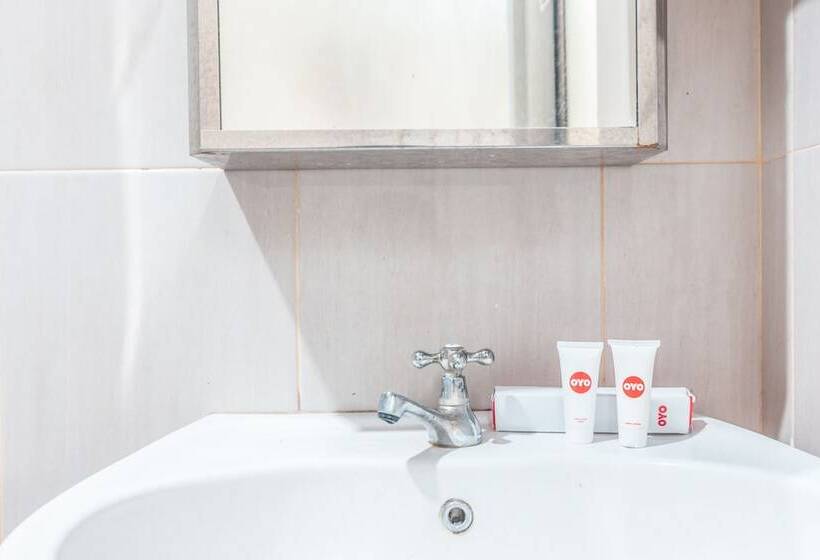 هتل Wisma Lux Barkah By Oyo Rooms