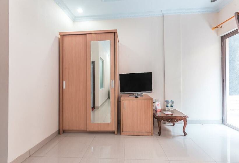هتل Wisma Lux Barkah By Oyo Rooms
