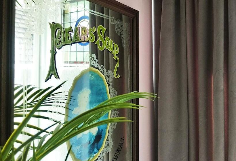 Little Robin Bed And Breakfast