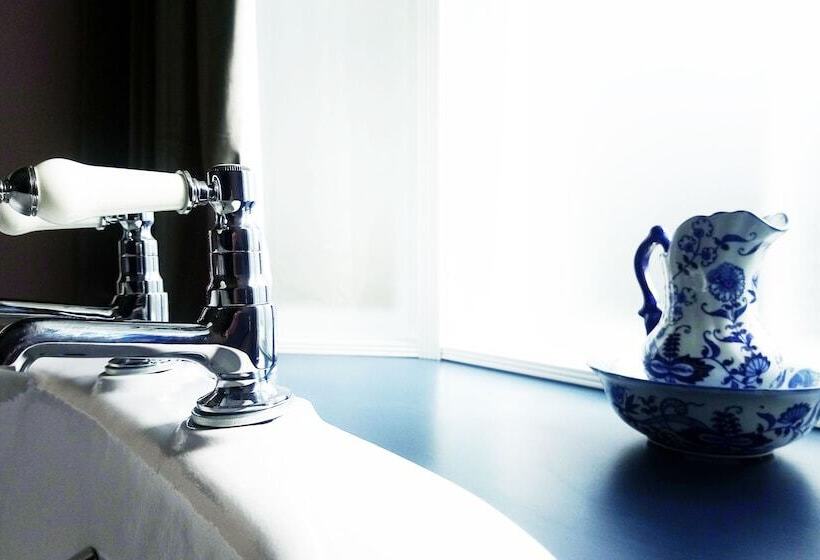 Little Robin Bed And Breakfast