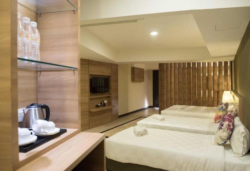 هتل Lumut Waterfront Apartment
