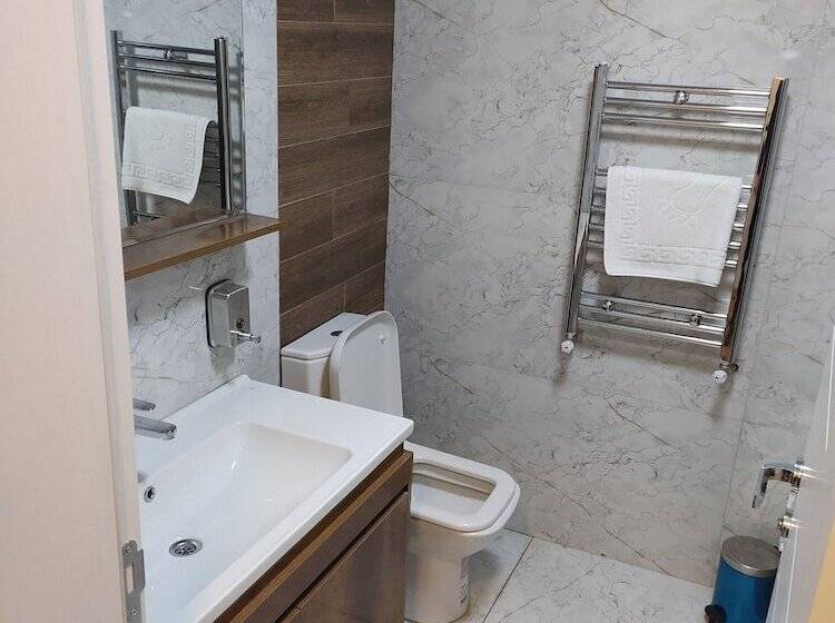 Akdeniz Van Otel