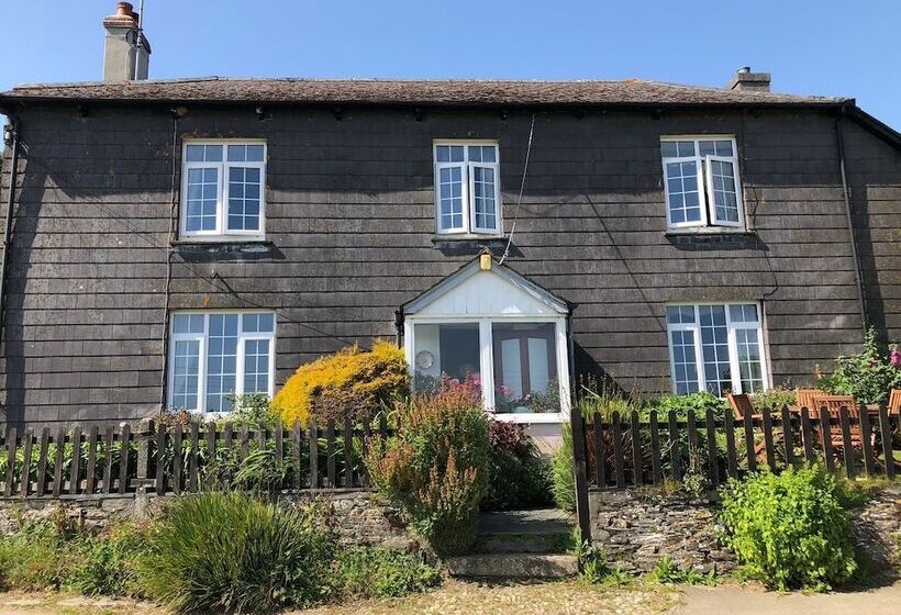 مبيت وإفطار Tregarland Farm