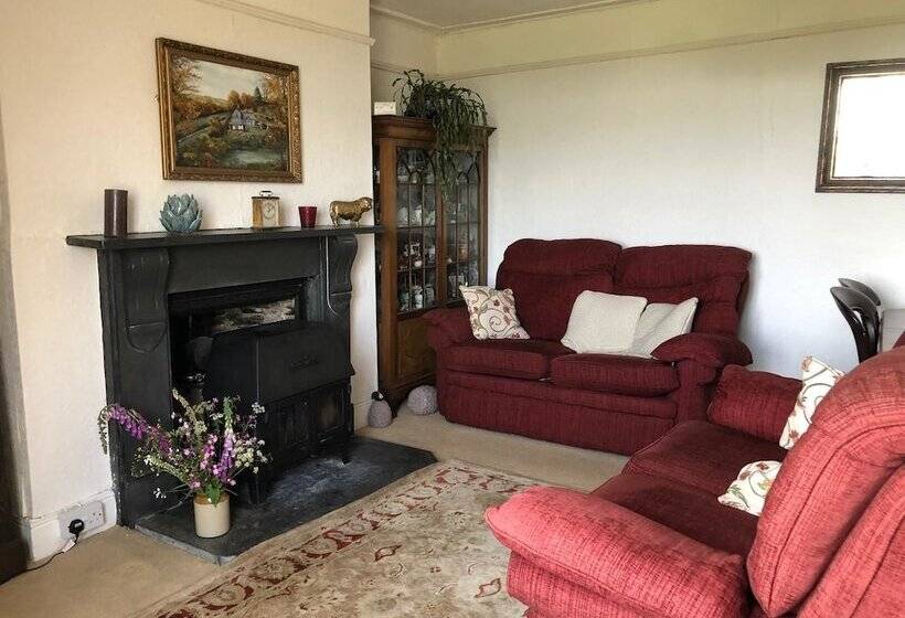 مبيت وإفطار Tregarland Farm