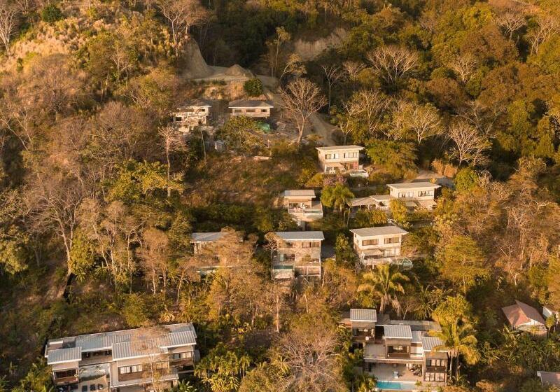 هتل Akwa Santa Teresa Ocean View Villas & Rooms