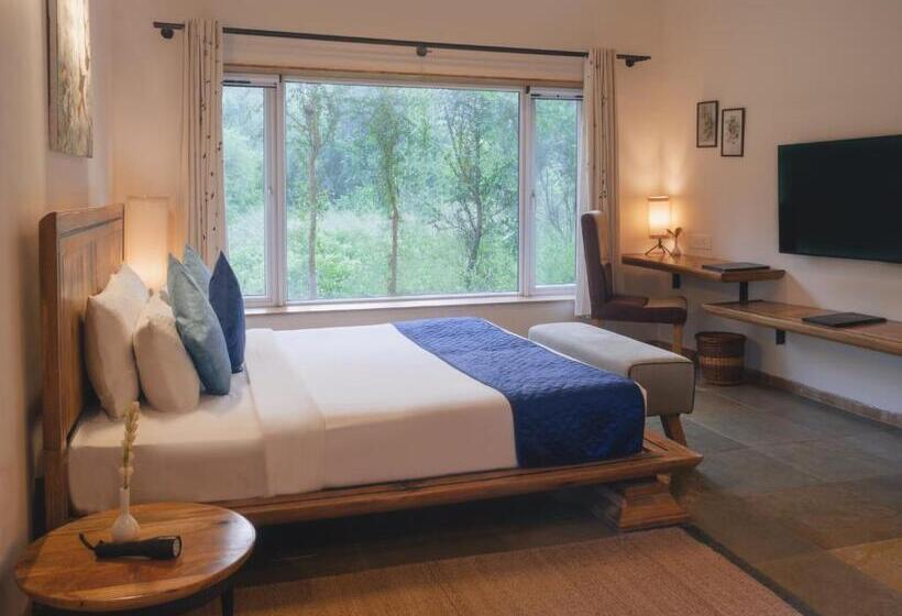 منتجع Trees N Tigers Luxury Wildlife Lodge