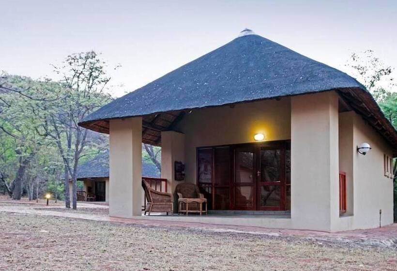 فندق Izapa Bush And Game Lodge