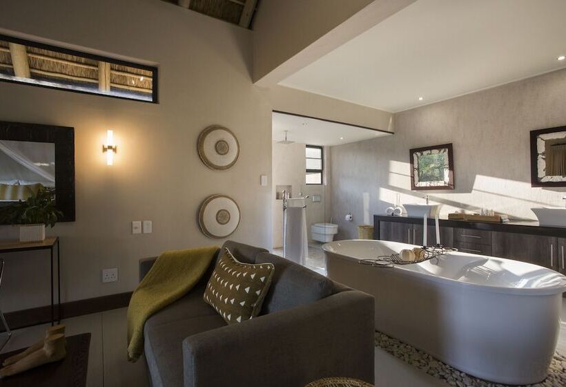 فندق Moya Safari Lodge & Villa