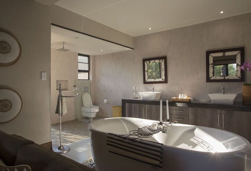 فندق Moya Safari Lodge & Villa