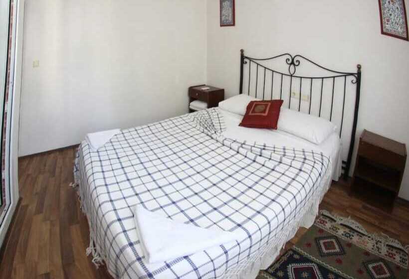 Tuncay Pension