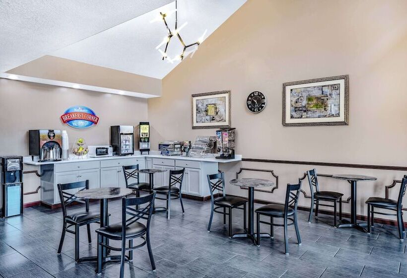 ホテル Baymont By Wyndham Commerce Ga Near Tanger Outlets Mall