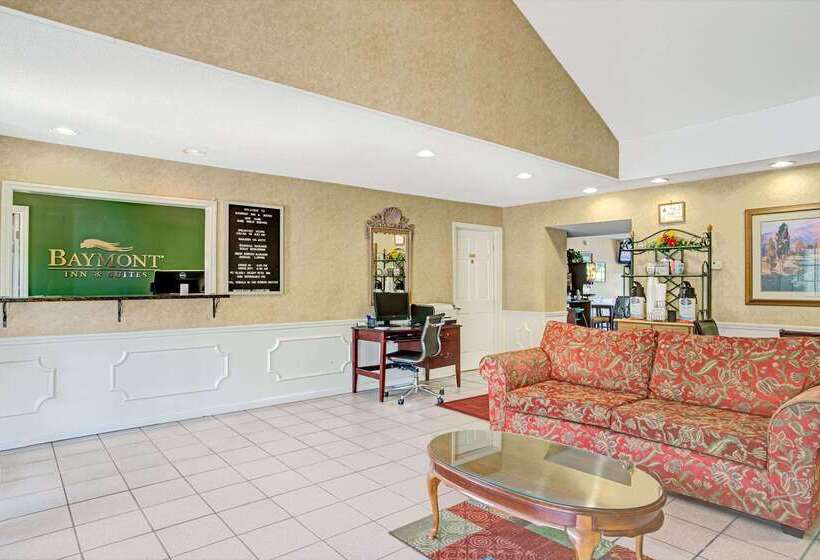 בית מלון כפרי Baymont By Wyndham Smithfield