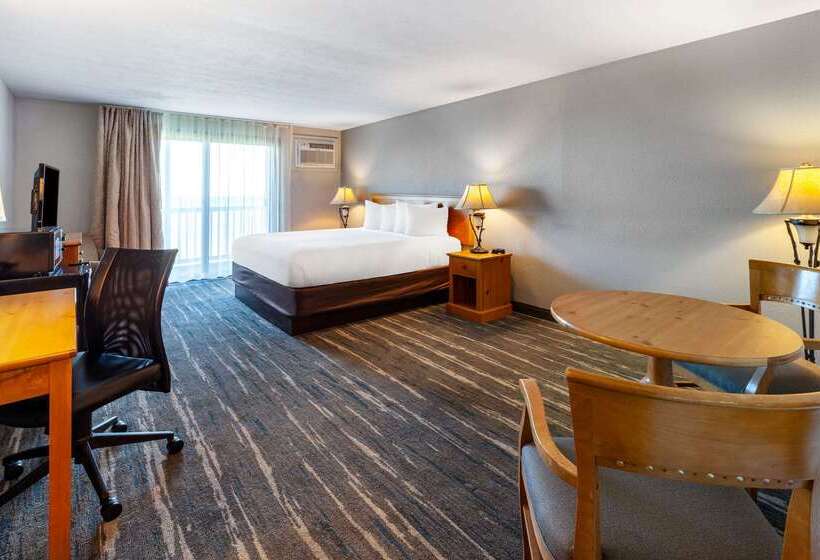 فندق Baymont By Wyndham St. Ignace Lakefront