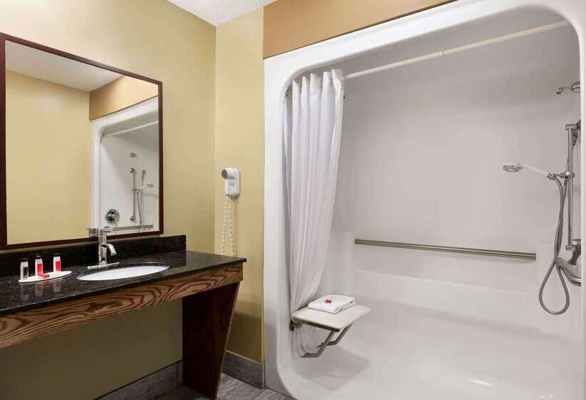 هتل Baymont By Wyndham Warner Robins