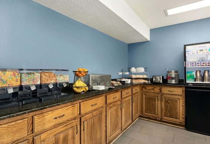 هتل Baymont By Wyndham Warner Robins