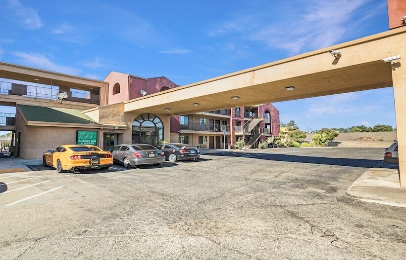 فندق Budget Inn And Suites Stockton Yosemite