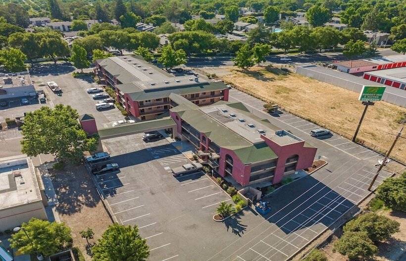 בית מלון כפרי Budget Inn And Suites Stockton Yosemite