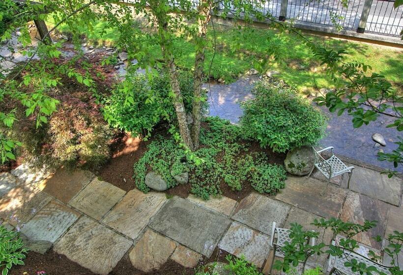 בית מלון כפרי Howard Johnson By Wyndham Downtown Gatlinburg