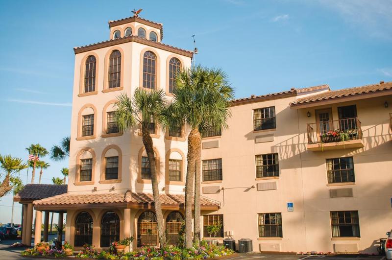 فندق Inn On The Lakes